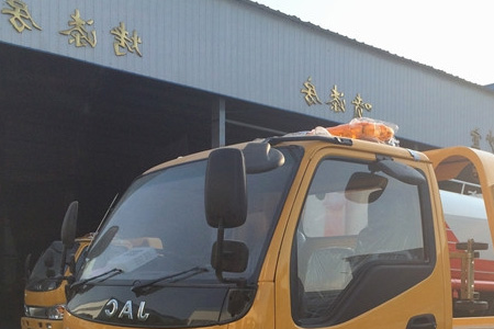 安康宁陕附近送柴油电话 修车救援平台 高速24小时拖车救援-高速公路应急拖车救援-流动补胎换胎